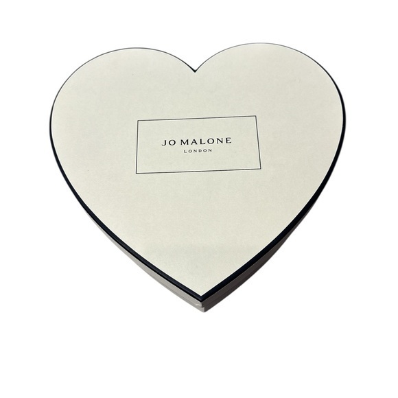 Like New Jo Malone London Heart Shaped Box - Picture 1 of 6